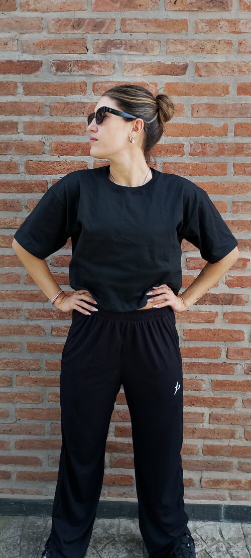 Remera Crop Oversize Negra - Imagen 2